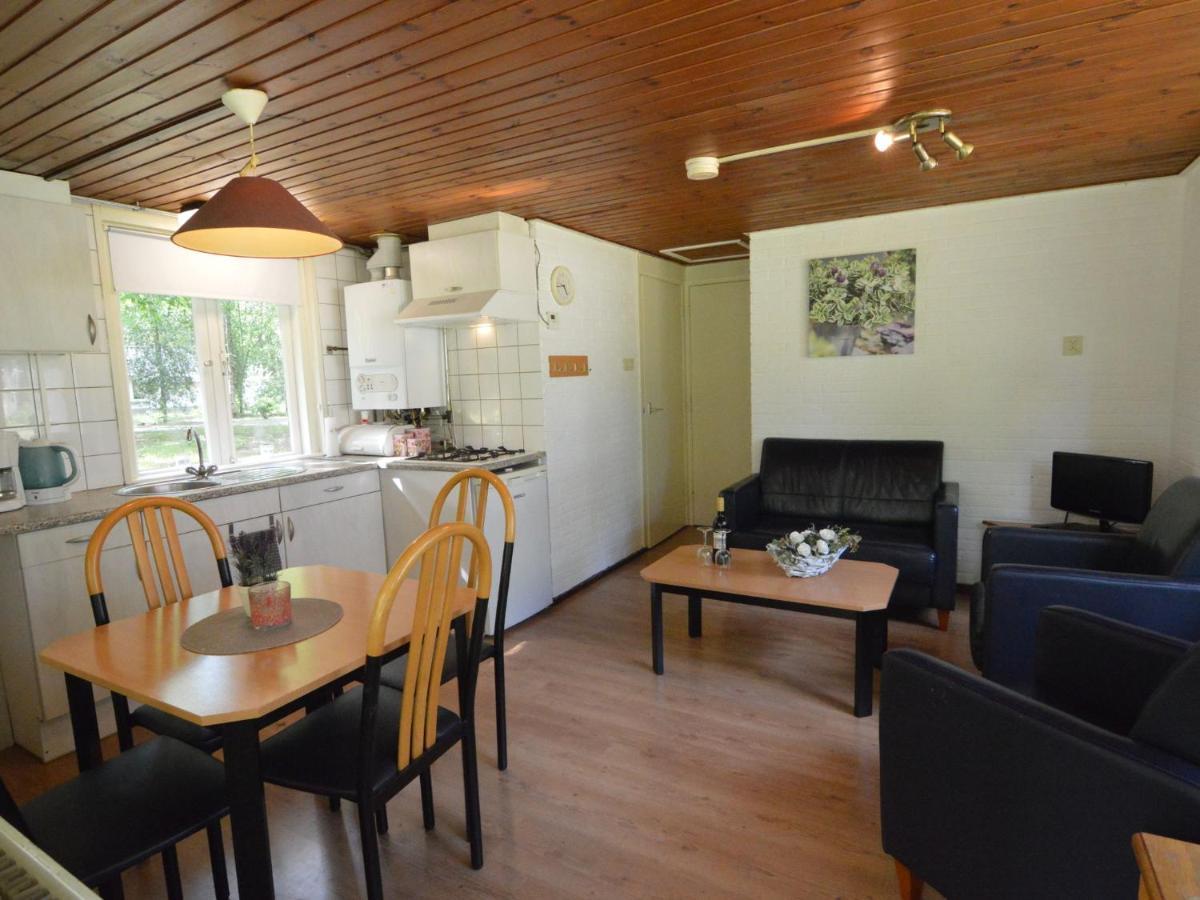 Detached Bungalow With Lovely Covered Terrace In A Nature Rich Holiday Park Stramproy المظهر الخارجي الصورة