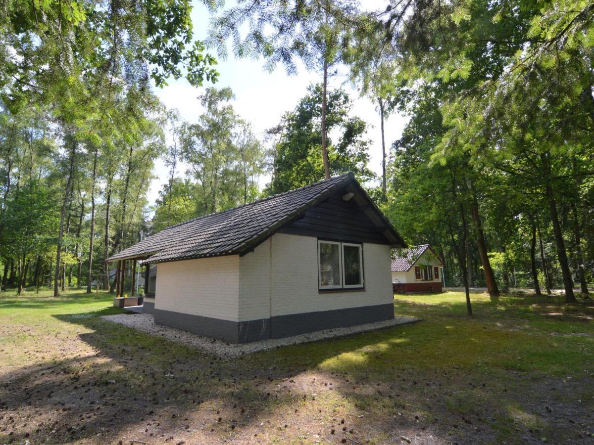Detached Bungalow With Lovely Covered Terrace In A Nature Rich Holiday Park Stramproy المظهر الخارجي الصورة