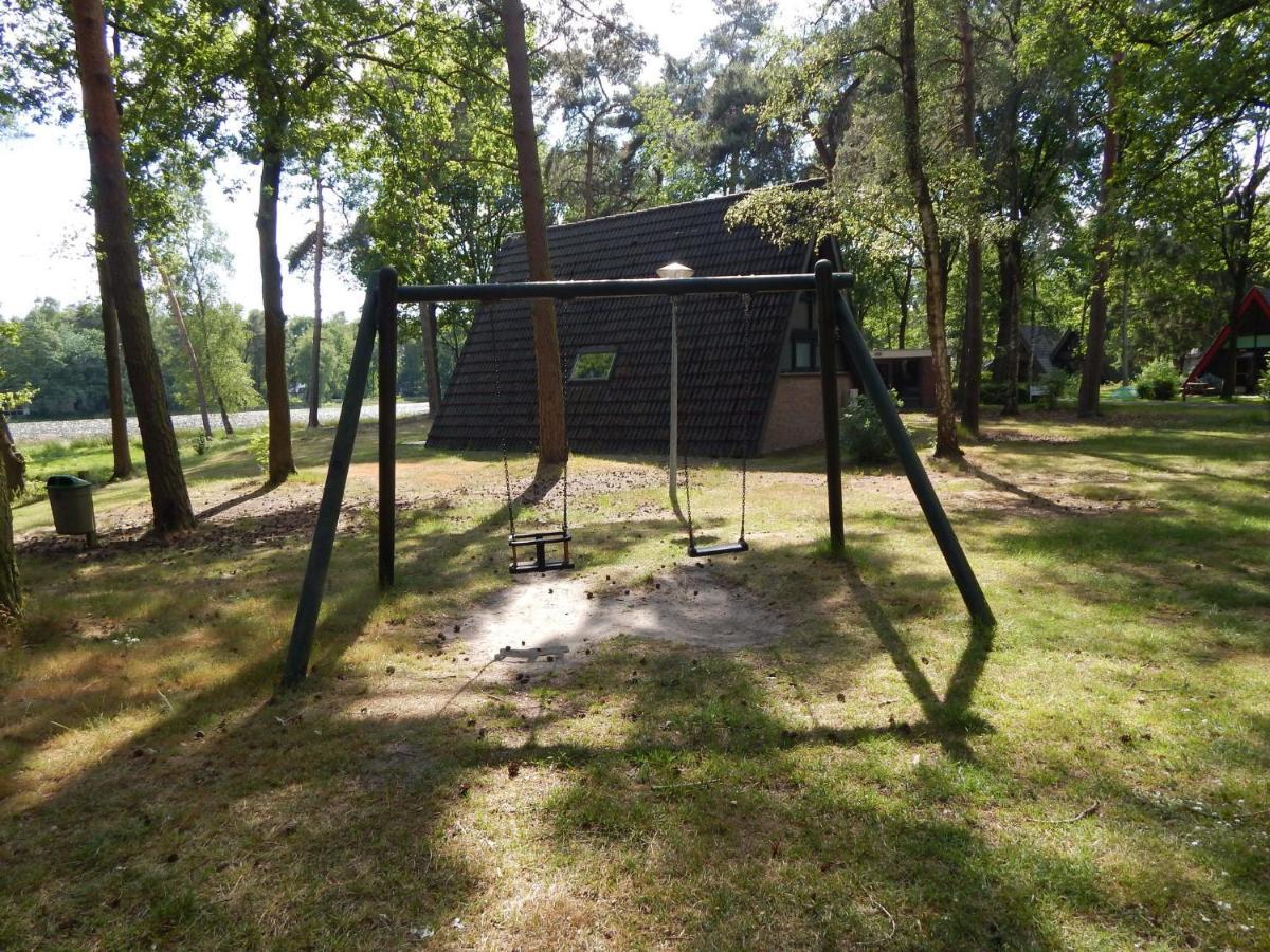 Detached Bungalow With Lovely Covered Terrace In A Nature Rich Holiday Park Stramproy المظهر الخارجي الصورة