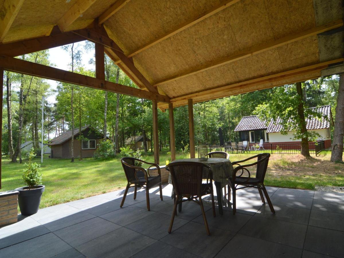 Detached Bungalow With Lovely Covered Terrace In A Nature Rich Holiday Park Stramproy المظهر الخارجي الصورة