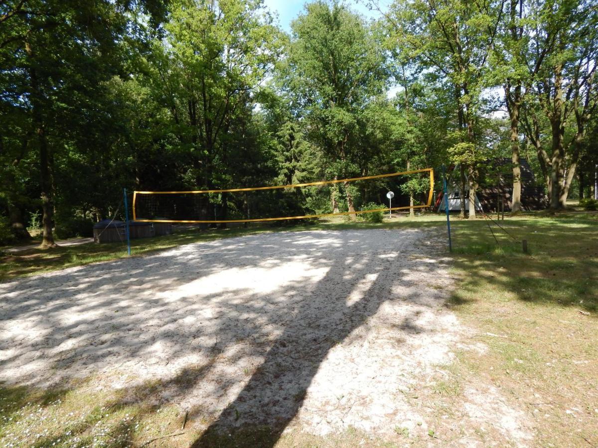 Detached Bungalow With Lovely Covered Terrace In A Nature Rich Holiday Park Stramproy المظهر الخارجي الصورة